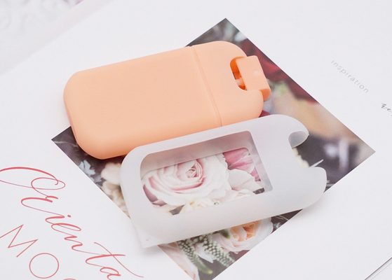 Máy phun nước hoa màu cam bằng nhựa với thẻ tín dụng hộp cao su