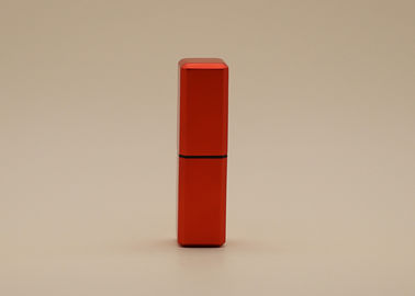Hình dạng vuông Matt Red Lip Balm ống 4,5g với chai bên trong màu đen bóng